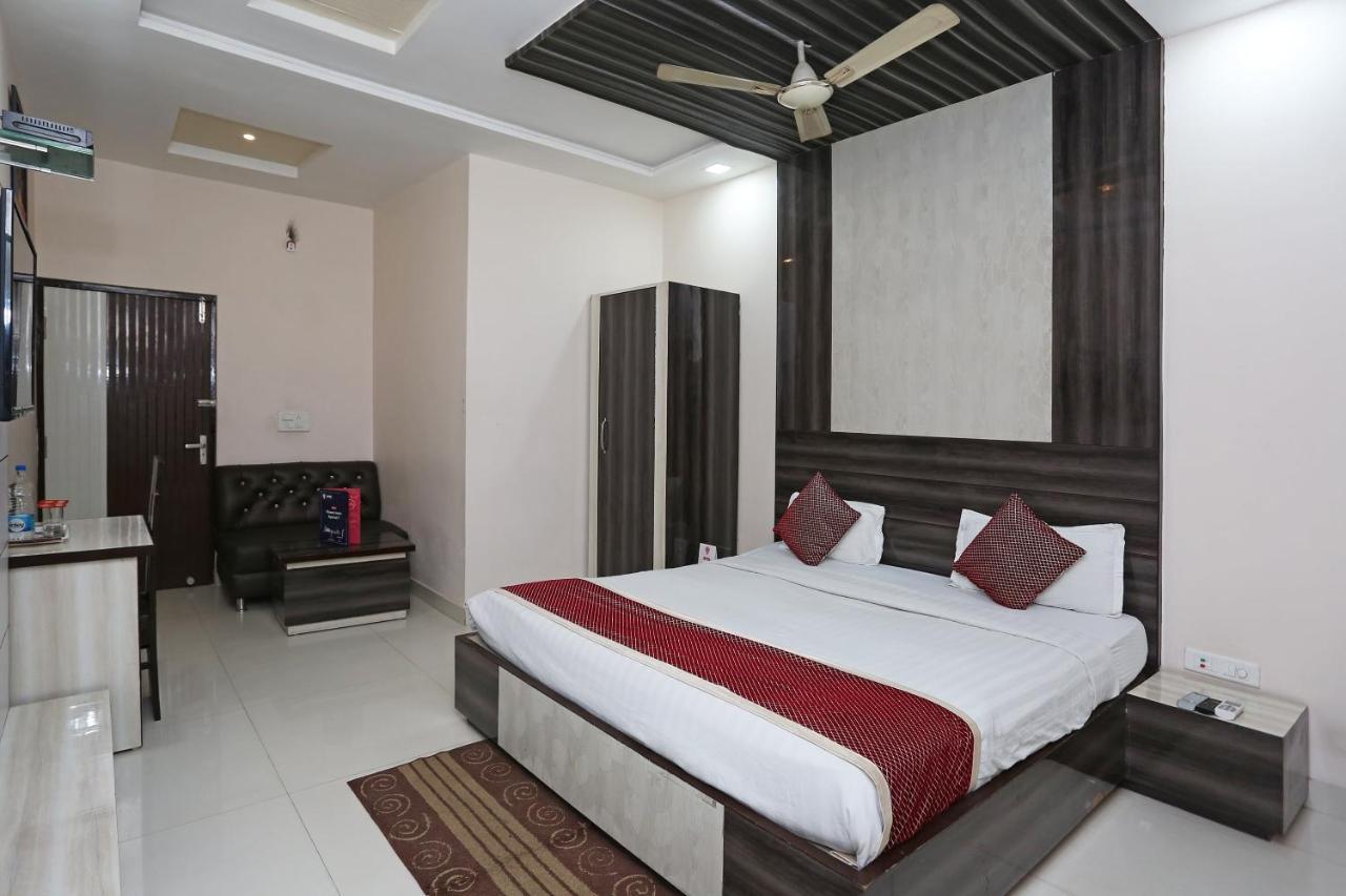 Oyo 3202 Hotel Gayatri Residency Agra  Eksteriør billede